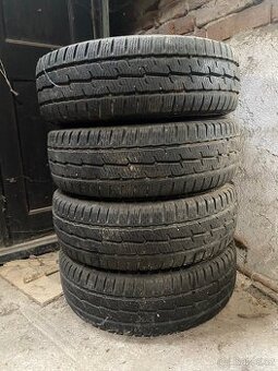 Kola 215/70 R15C ET68 zimní