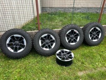Jeep Wrangler JK JK Rubicon AT BF Goodrich ZIMNÍ pneu