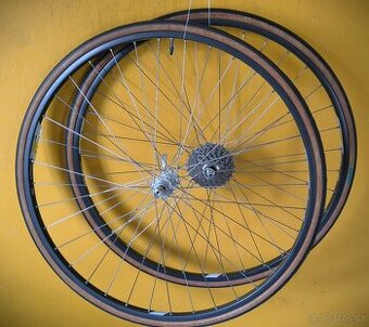 zapletená kola Campagnolo Omega Strada , náboje Campagnolo