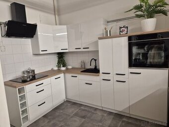 Moderní nepoužitá kuchyně LARA bílá