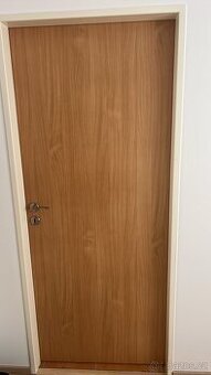 Dveře - do pátku 31.10. zamluveny.