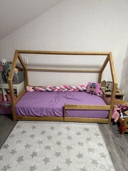 Dětská postel - domeček