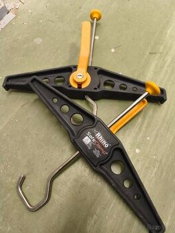 Držáky žebříku na auto