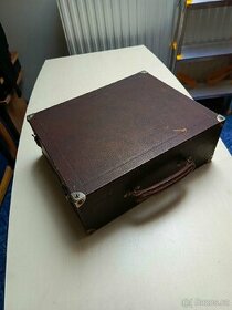 KUFŘÍKOVÝ GRAMOFON NA KLIKU