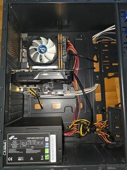 PC komponenty na díly/jako celek