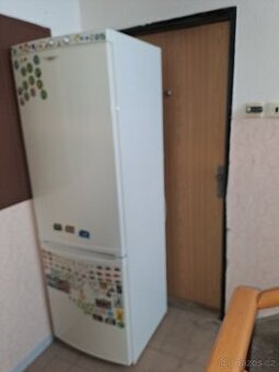 Prodam lednici s mrazakem zanussi