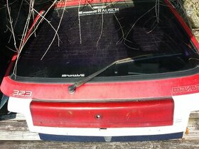 MAZDA 323 r. 1990 - ZADNÍ DVEŘE