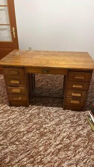 Starožitný psací stůl