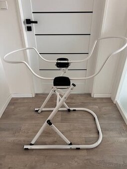 Držák na dětskou vaničku