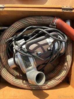 Starozitny vysavac - 1