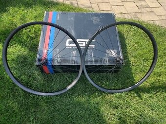 Karbonová MTB XC 29 kola