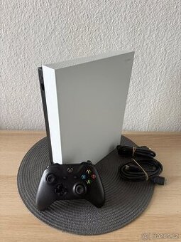 XBOX ONE X 1TB V TOP STAVU LIMITED EDICE