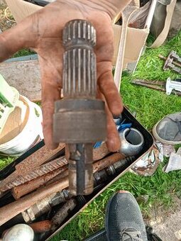 vývodový hřídel zetor