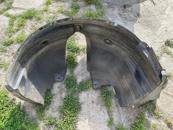 Plastový podběh X3 E83