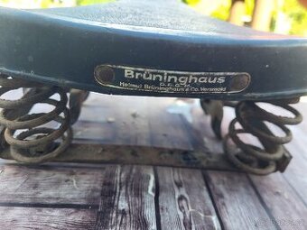 Historické sedlo na motocykl Bruninghaus