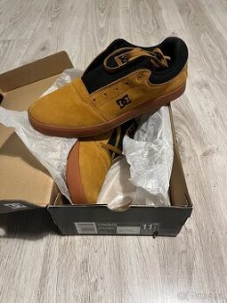 DC SHOES CRISIS