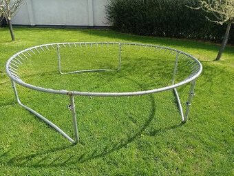 Trampolína