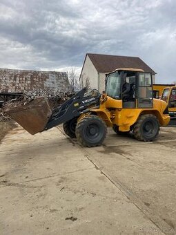 Kolový nakladač Volvo L40B