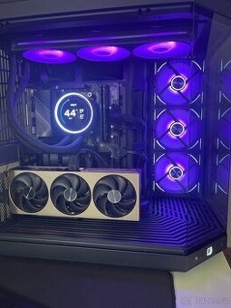 Nadupaný Herní PC s RTX 5070 a Ryzen 7 9700X – TOP STAV