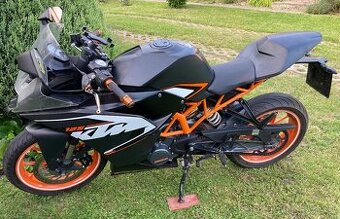 KTM RC 125 + ZDARMA nový sedlový vak a nepromok kombinéza