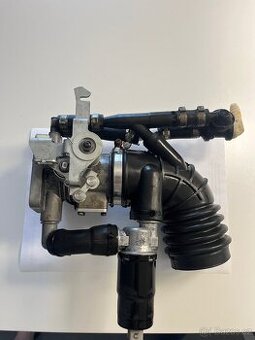 Škrtící klapka bmw e30