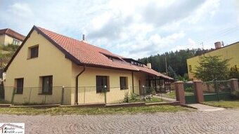 RD s 2 byt.jednotkami, 10km od Čáslavi, v obci Paběnice