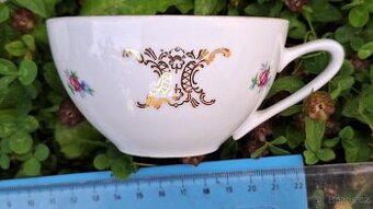 Staré čajové šálky – porcelán – levně prodám