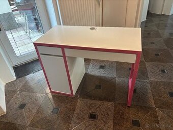 Dětský psací stůl IKEA