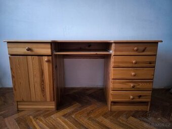 Prodám psací stůl - masivní borovice