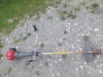 Čtyřtaktní křovinořez Honda UMK 450E