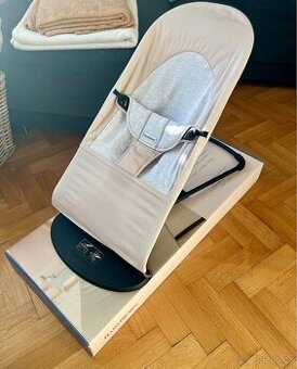 Babybjörn Bouncer Balance Soft lehátko, houpátko + hračka