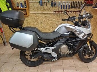 CFMOTO 650 MT Premium 41,5 kw - najeto jen 2700 km