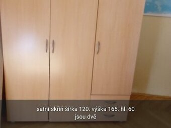 šatní skříň