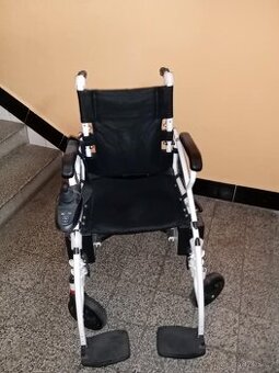 Prodám elektrický invalidní vozík