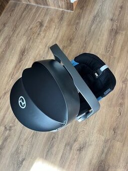 Cybex Aton 5 a základna s isofixem