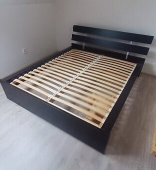 Manželská postel 160 x 200