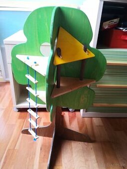 Dřevěný dětský stromek