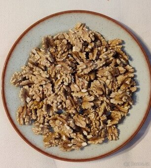 Vlašské ořechy vyloupané