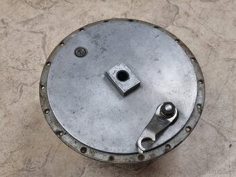 Jawa pérák - střed předního kola kompletní.