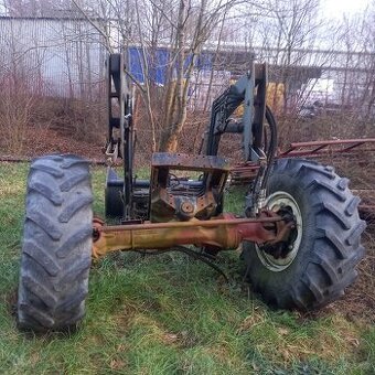 Čelní nakladač na Zetor Crystal