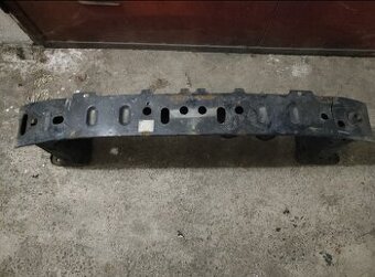 Ford Focus II výstuha