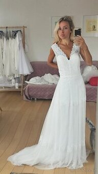 krásné nové krajkové svatební šaty s vlečkou 40/42