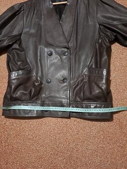 Dámském kožené sako