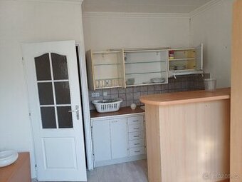 Pronájerm bytu 1+1 v Chomutově ;