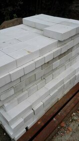 Cihly bílé