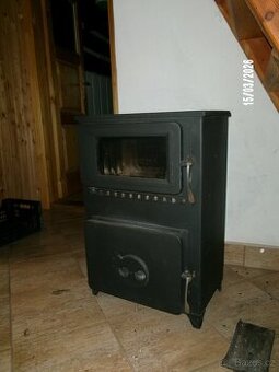 Kompaktní litinová krbová kamna