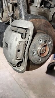 Přední brzdy e61 530xd