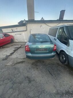 Octavia 2 na díly blatník nárazník dveře kufr motor