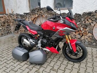 BMW F 900 XR