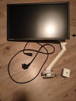 Lenovo Z2324pA monitor s ramenem